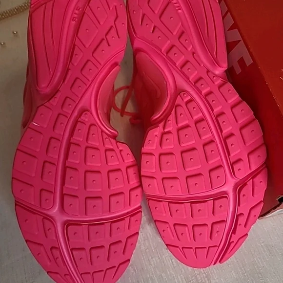 New Nike Women's Air Presto Pink Sneakers sz 11 - Picture 4 of 10